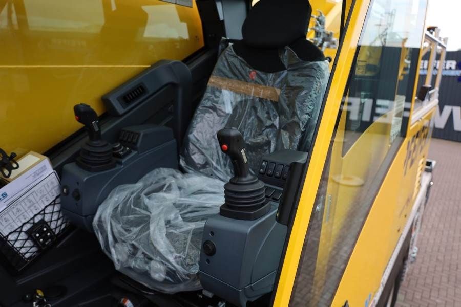 Grove GMK5250XL-1 Available For Rent, Dutch Registration