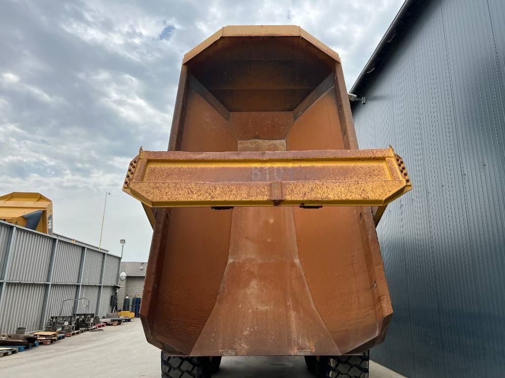 CAT 745 04A - New Tires