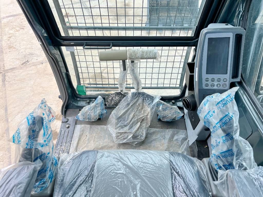 Hyundai R140L - New / Unused / 2025 Model