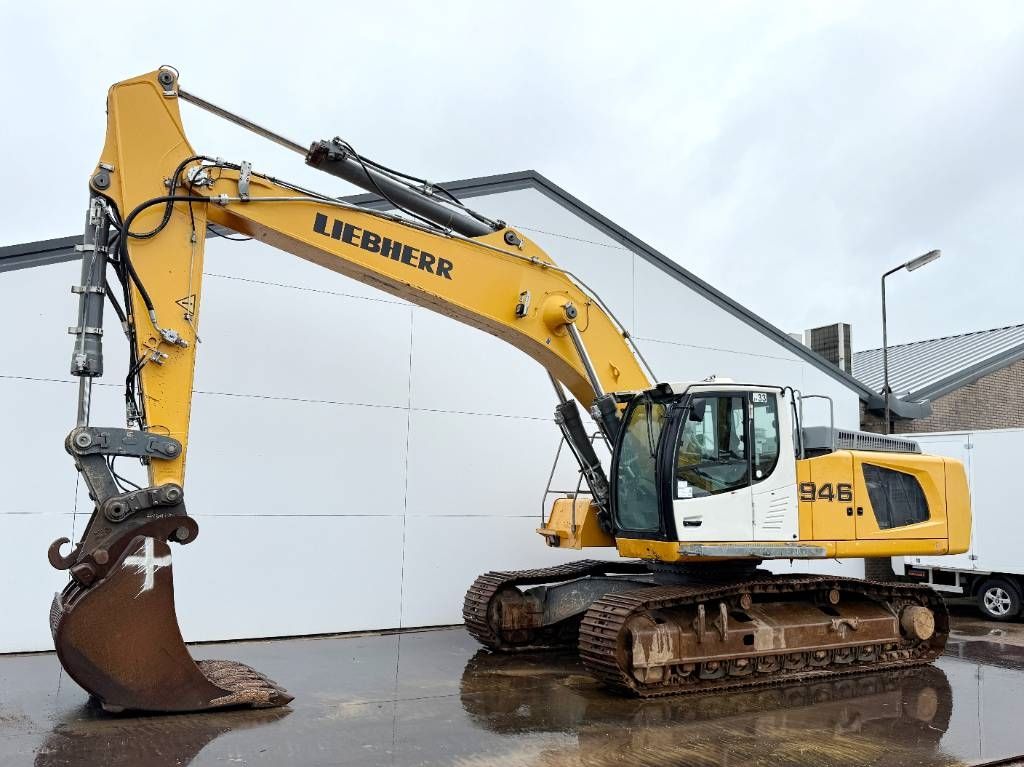 Liebherr R946LC - Hammer Lines / Quick Coupler / Airco