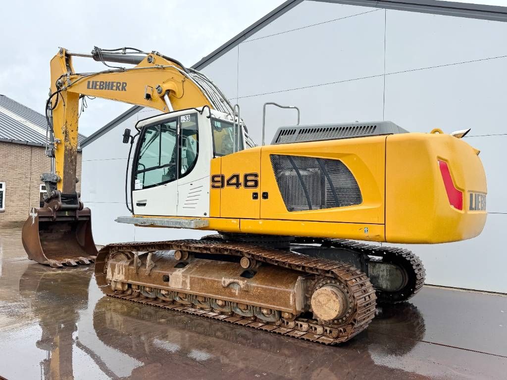 Liebherr R946LC - Hammer Lines / Quick Coupler / Airco