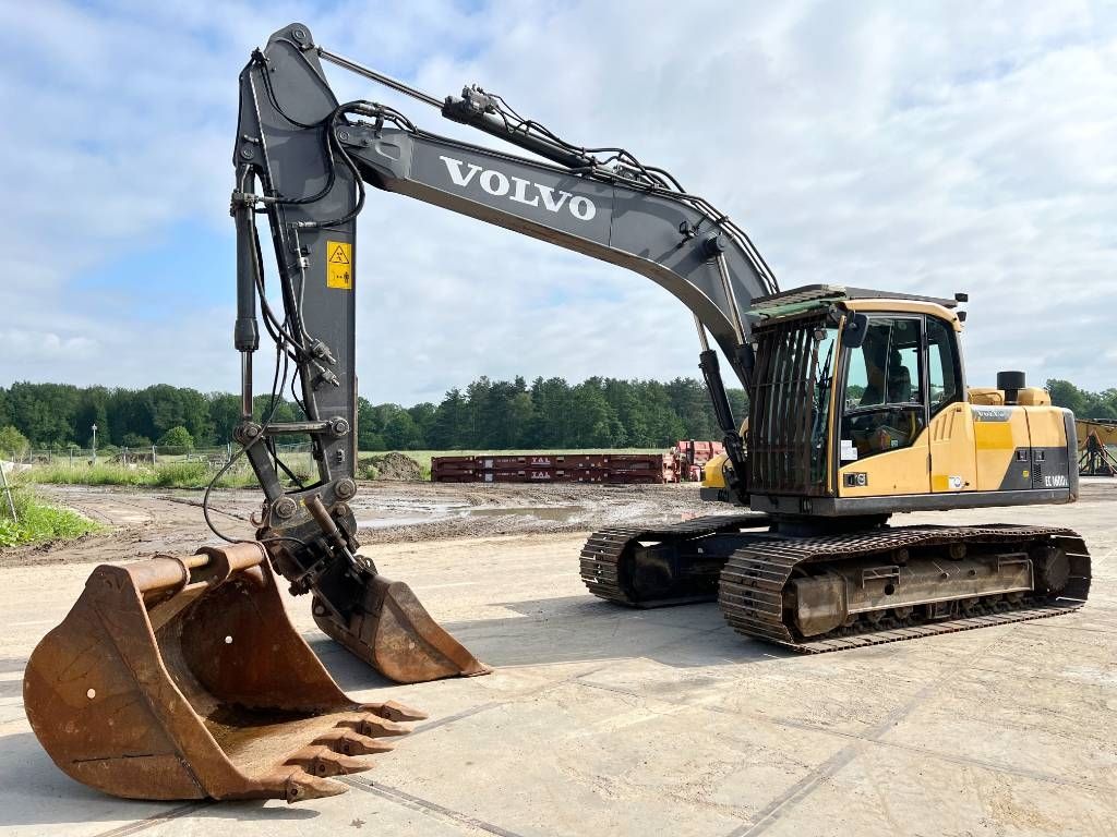 Volvo EC160DL - Tilting + Digging Bucket / Low Hours