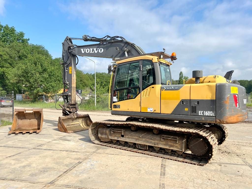 Volvo EC160DL - Tilting + Digging Bucket / Low Hours