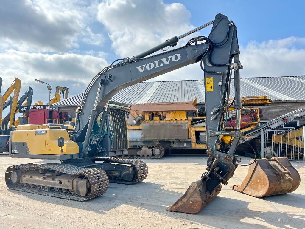 Volvo EC160DL - Tilting + Digging Bucket / Low Hours