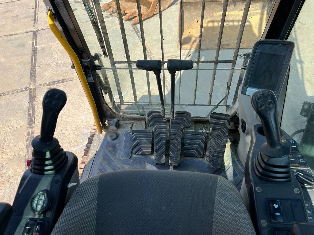 Volvo EC160DL - Tilting + Digging Bucket / Low Hours