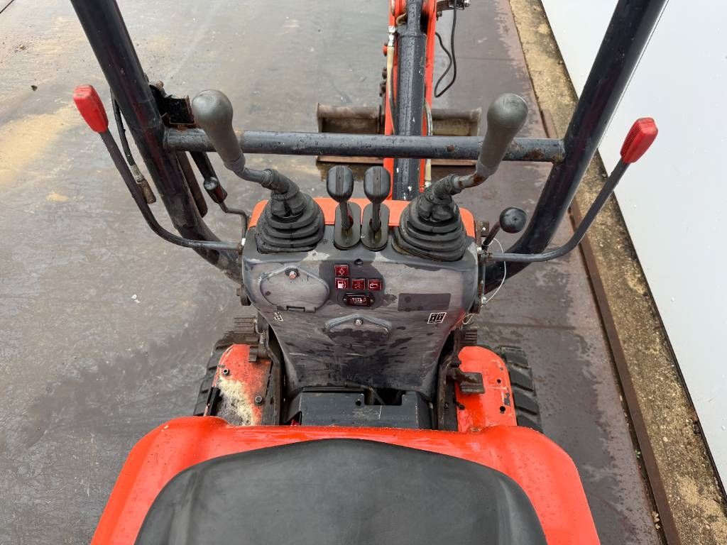 Kubota U10-3 - Hydr. Undercarriage / Hammer Lines