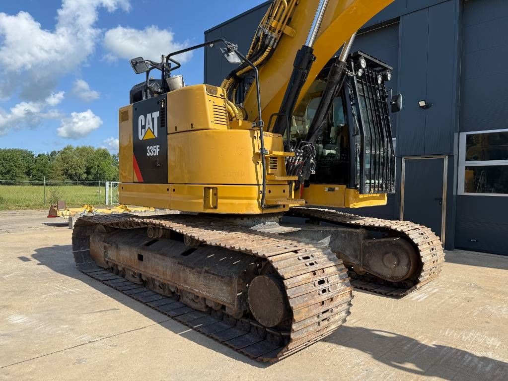 CAT 335 F L CR
