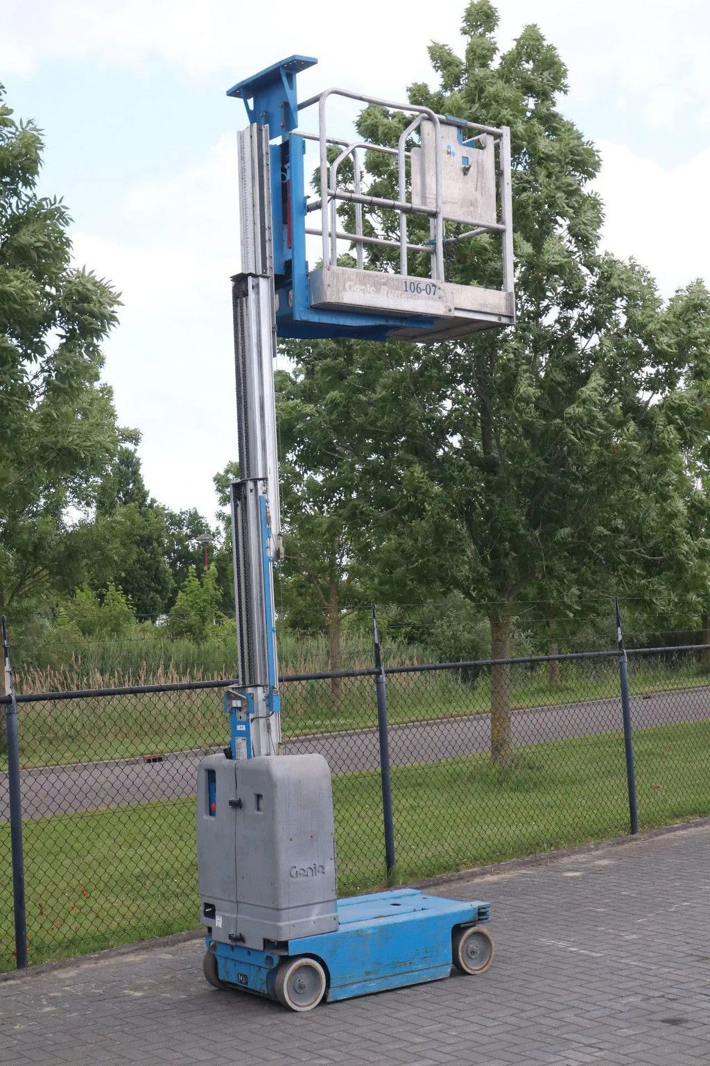 Genie GR-12 | 5.45 METER | 227 KG | MULTIPLE UNITS