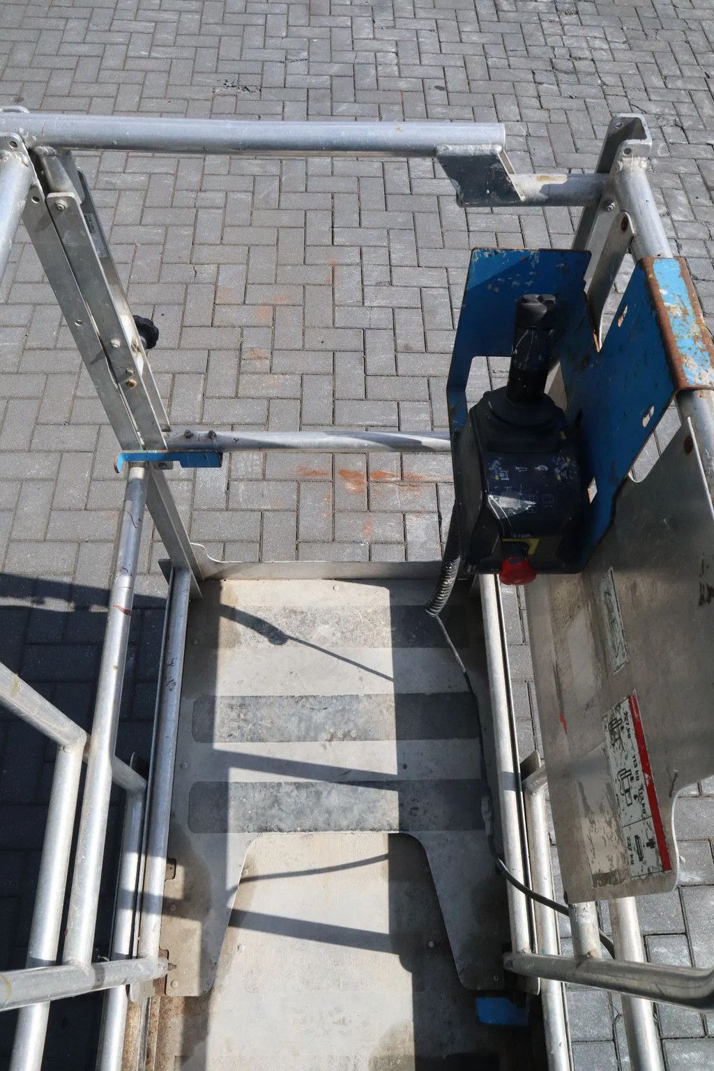 Genie GR-12 | 5.45 METER | 227 KG | MULTIPLE UNITS
