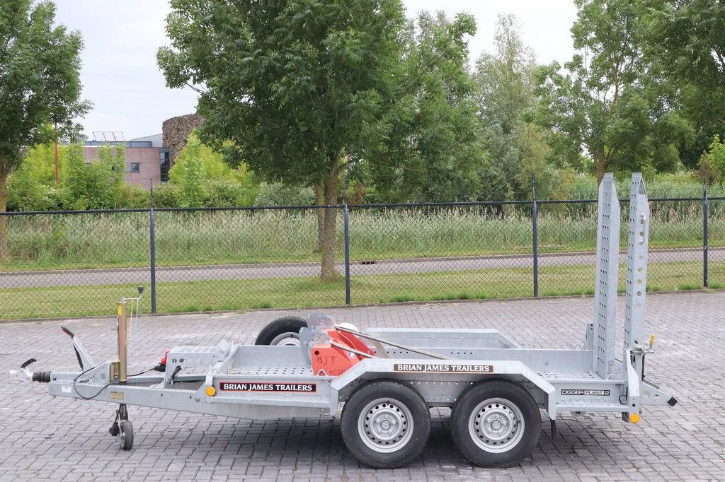 Brian James DIGGER PLANT 2700 KG | TANDEM AXLE | MACHINE TRANSPORT