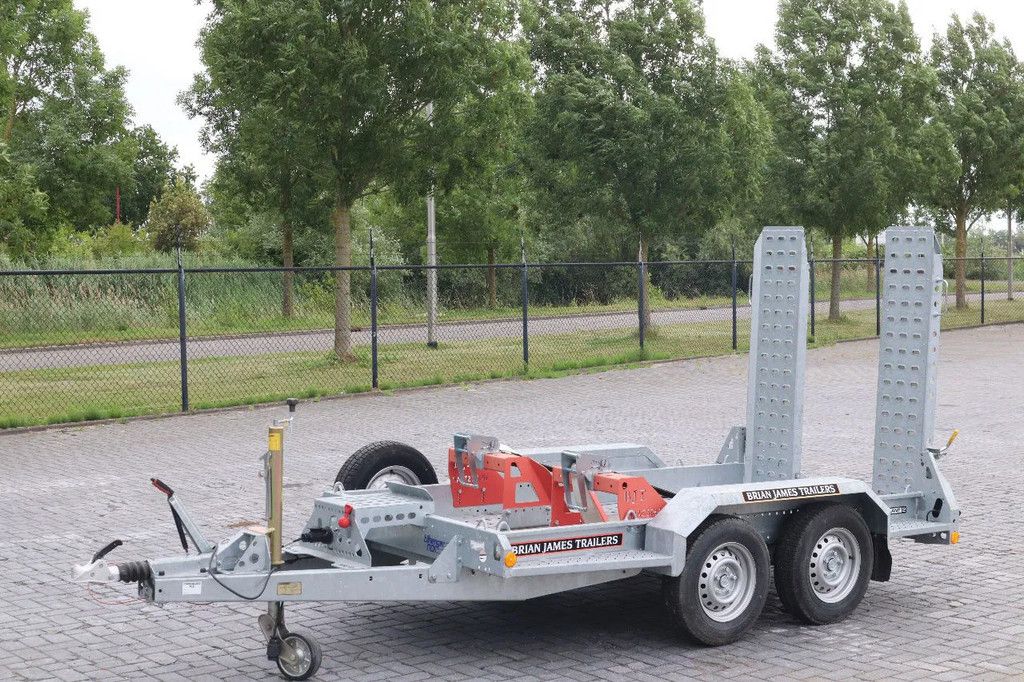 Brian James DIGGER PLANT 2700 KG | TANDEM AXLE | MACHINE TRANSPORT