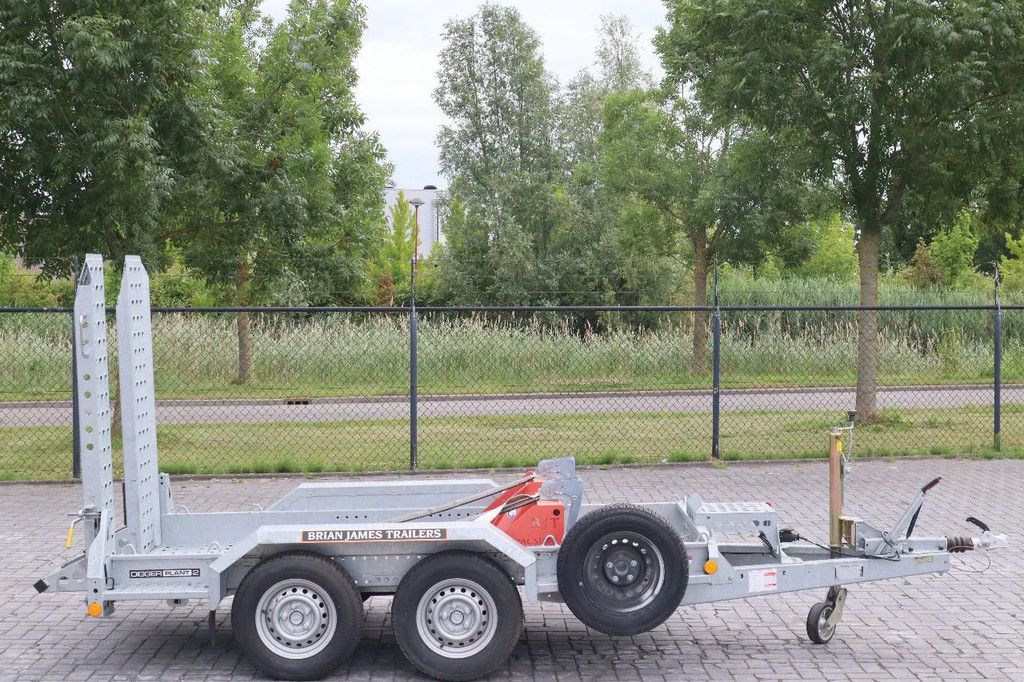 Brian James DIGGER PLANT 2700 KG | TANDEM AXLE | MACHINE TRANSPORT