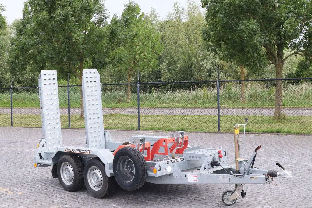 Brian James DIGGER PLANT 2700 KG | TANDEM AXLE | MACHINE TRANSPORT