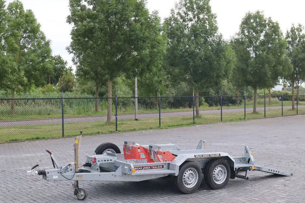 Brian James DIGGER PLANT 2700 KG | TANDEM AXLE | MACHINE TRANSPORT