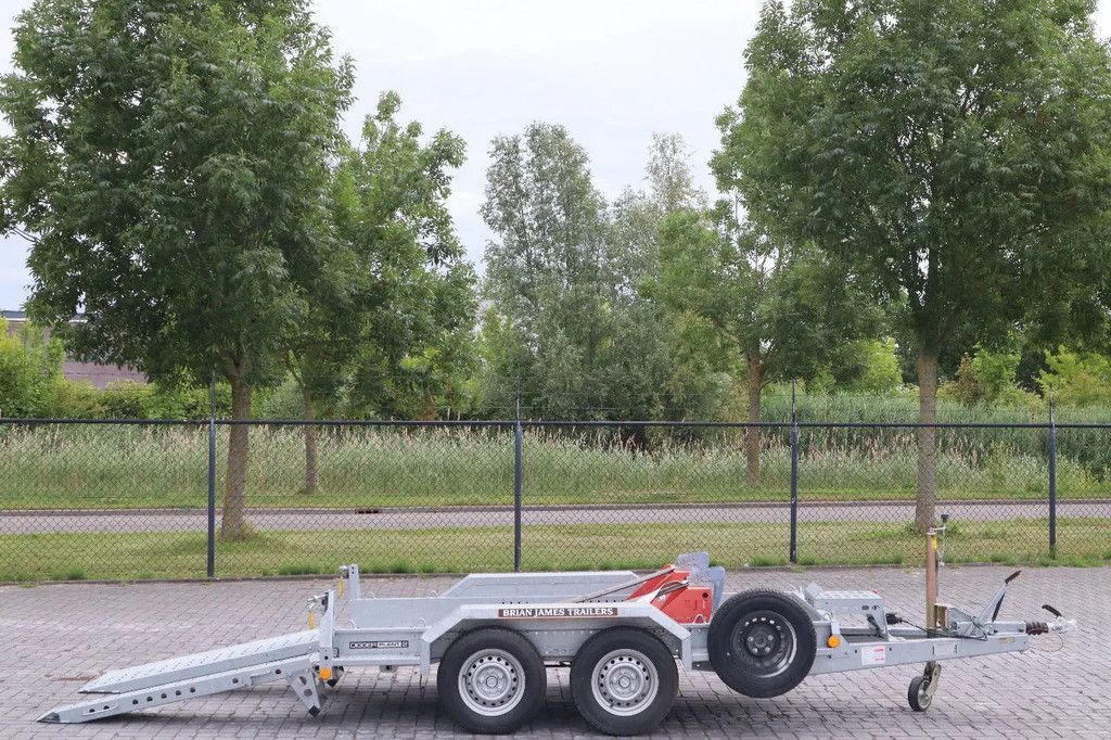 Brian James DIGGER PLANT 2700 KG | TANDEM AXLE | MACHINE TRANSPORT