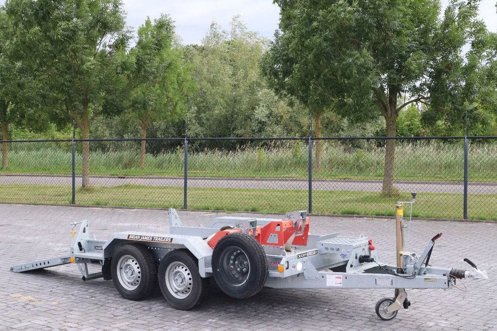 Brian James DIGGER PLANT 2700 KG | TANDEM AXLE | MACHINE TRANSPORT