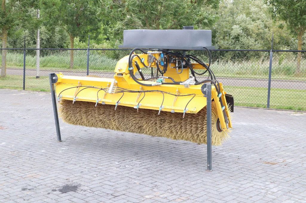 Stark RSW 3000 S | SWEEPER | BRUSH | KEHRMASCHINE | WATER SPRAY