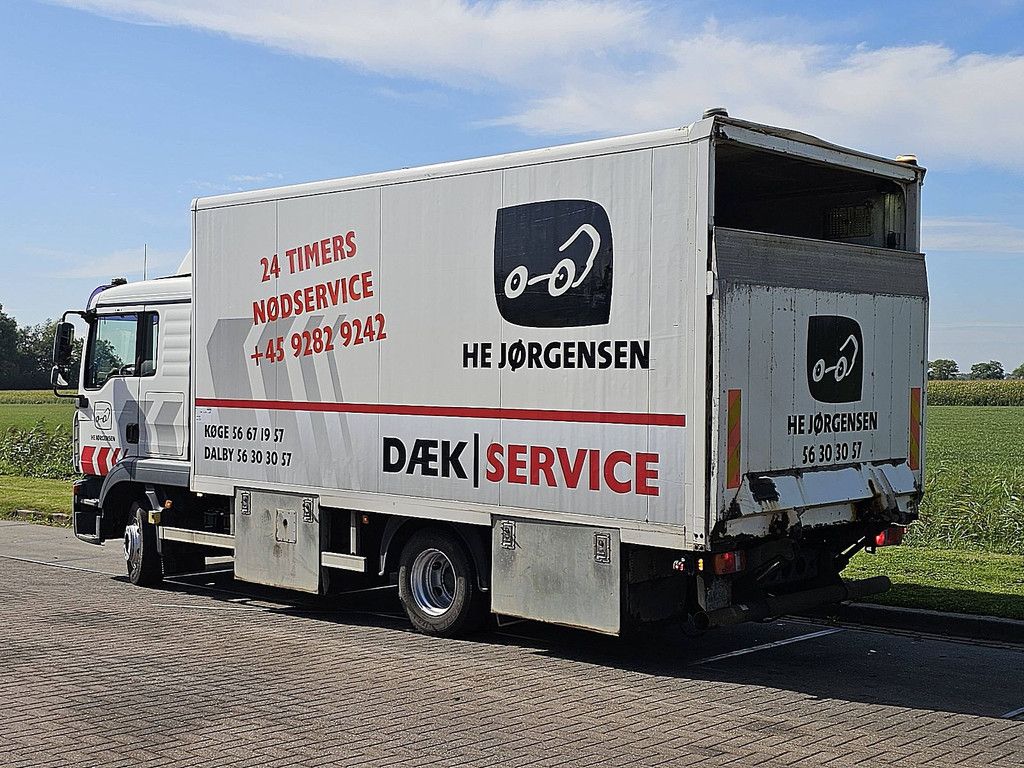 M.A.N. 12.210 TGL l-cab lift