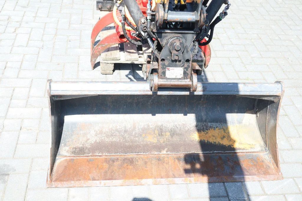 Takeuchi TB235-2 | TREE CUTTER | GRAB | TILT + 5 ATTACHMENTS
