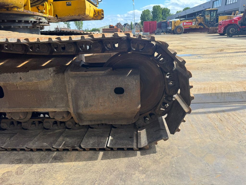Komatsu PC210LC-10