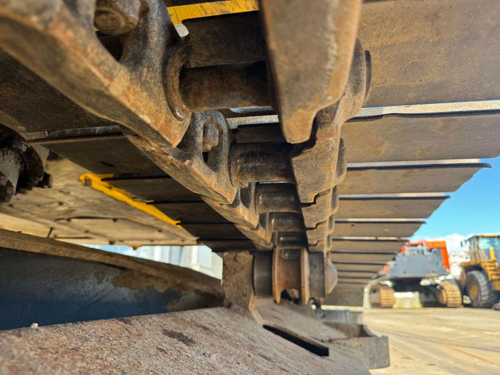 Komatsu PC210LC-10