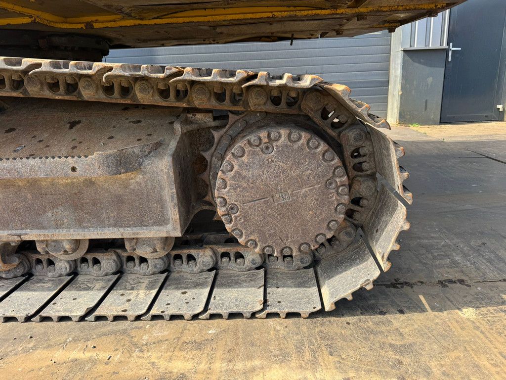 Komatsu PC210LC-10