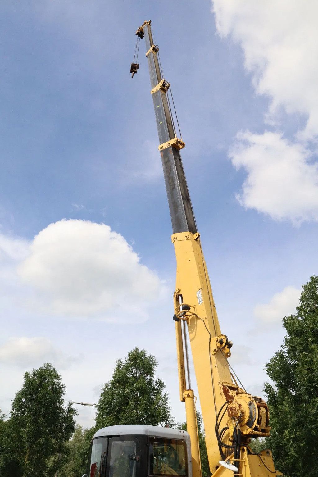 Maeda LC755-3 | 17.5 M LIFT HEIGHT | CRAWLER | UNIC