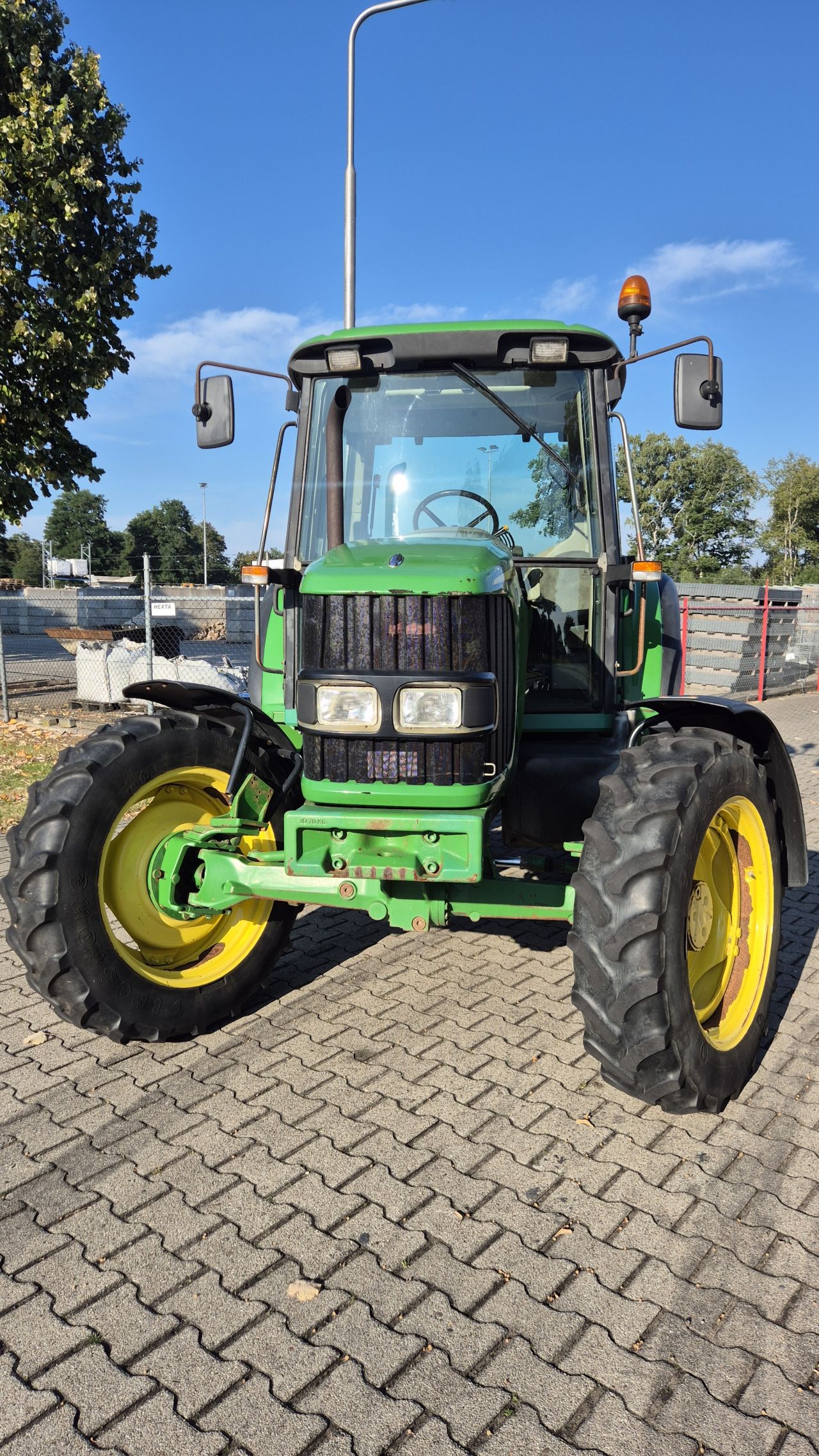 JOHN DEERE 6120 SE met kruip en 4850 uur