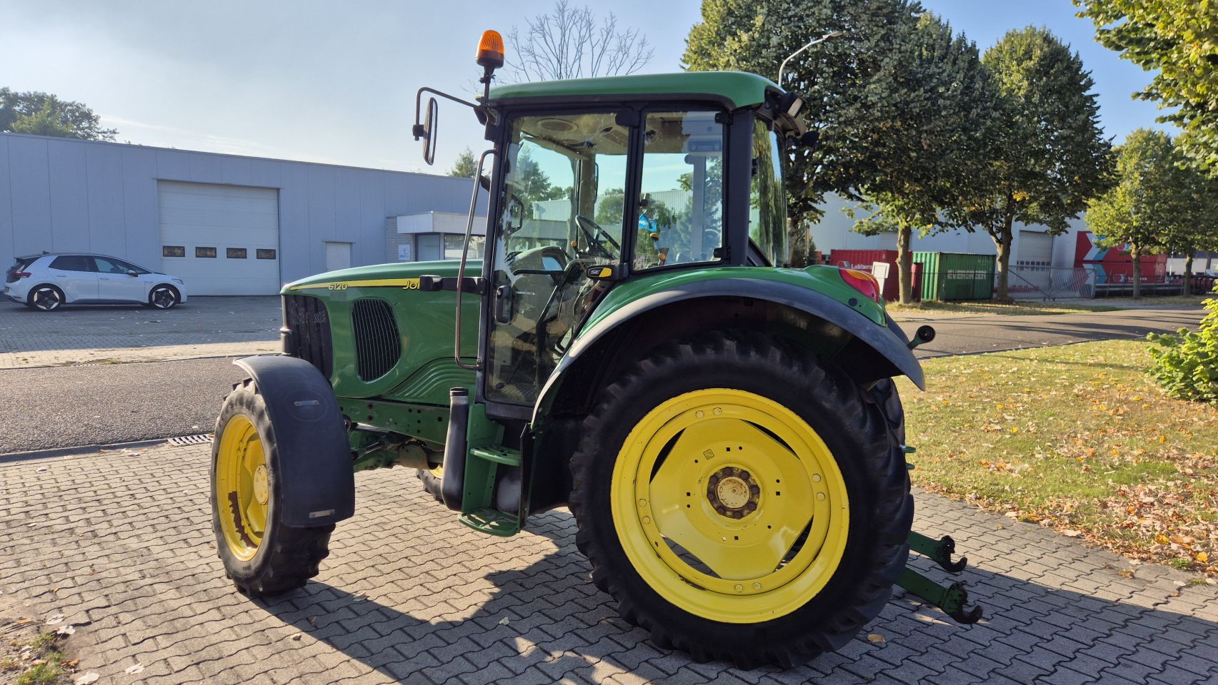 JOHN DEERE 6120 SE met kruip en 4850 uur
