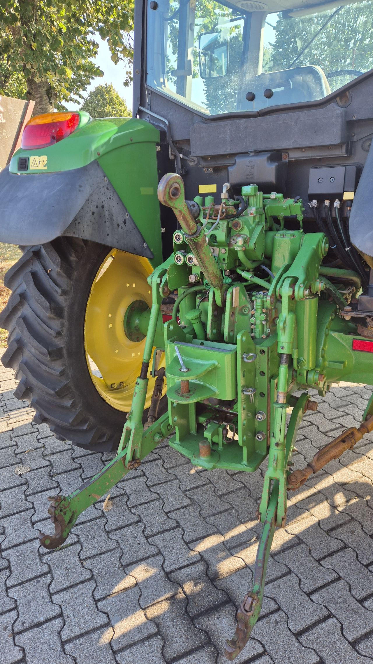 JOHN DEERE 6120 SE met kruip en 4850 uur