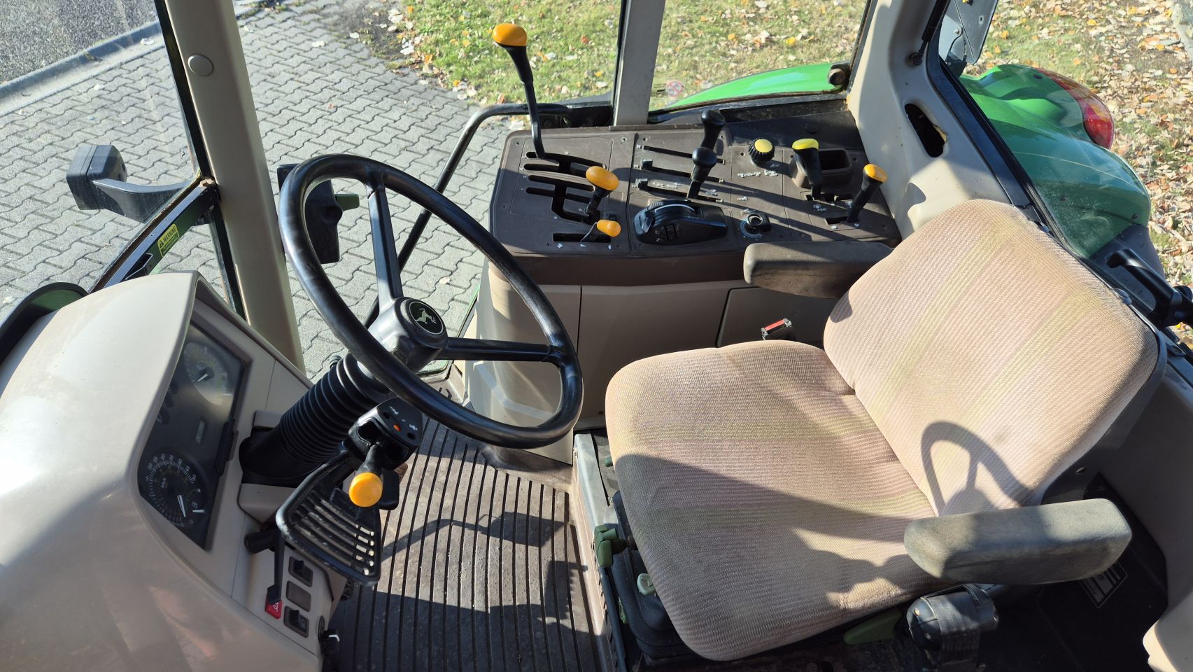 JOHN DEERE 6120 SE met kruip en 4850 uur