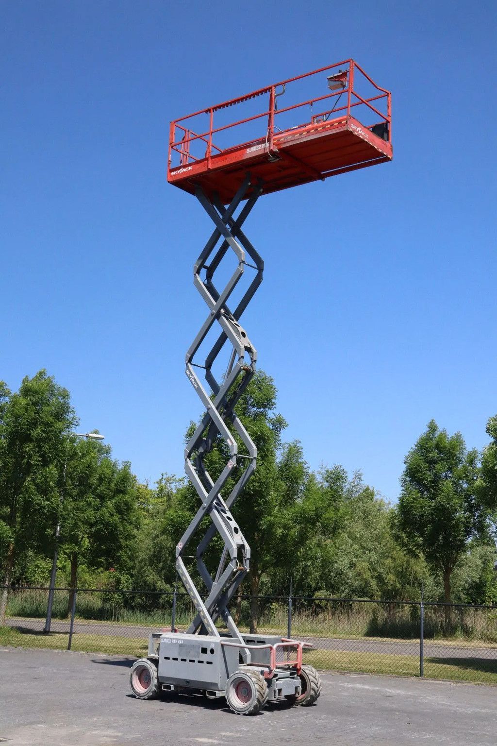 Skyjack SJ 6832 RTE | 12 METER | 454 KG