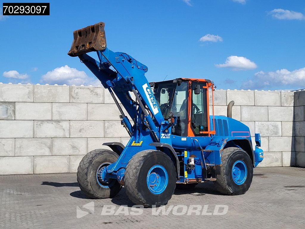 Case 721 E