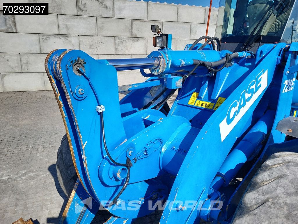 Case 721 E