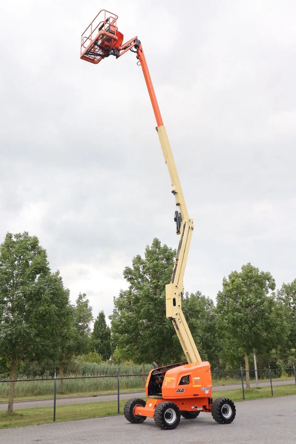 JLG 520AJ | 18 METER | 250 KG