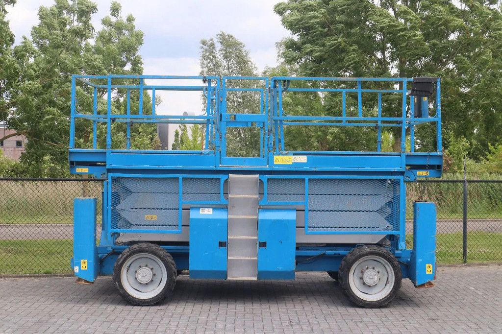 Genie GS-4390 RT | 15 METER | 680 KG