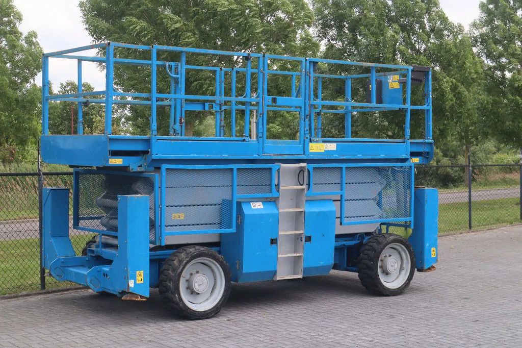 Genie GS-4390 RT | 15 METER | 680 KG