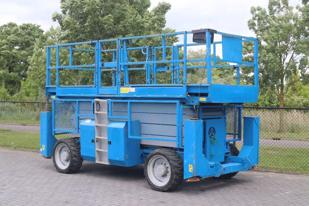 Genie GS-4390 RT | 15 METER | 680 KG