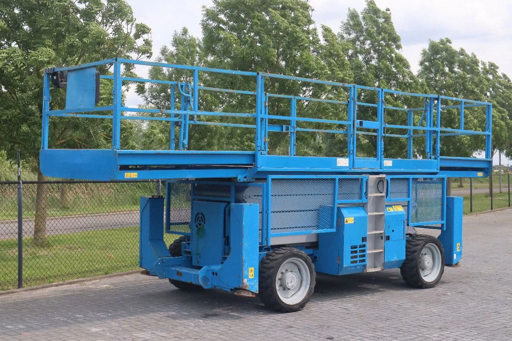 Genie GS-4390 RT | 15 METER | 680 KG