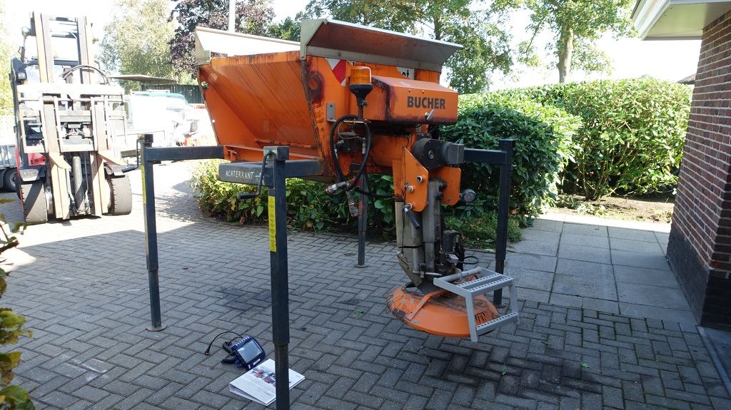 Bucher Husky 500V Zoutstrooier
