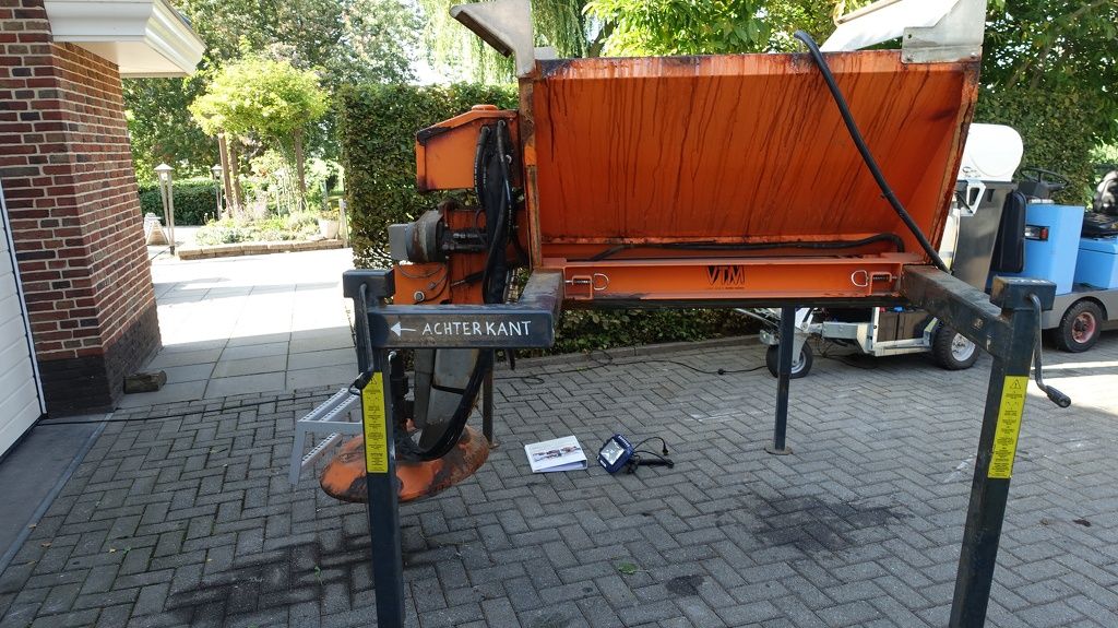 Bucher Husky 500V Zoutstrooier