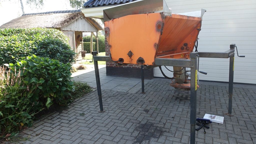 Bucher Husky 500V Zoutstrooier
