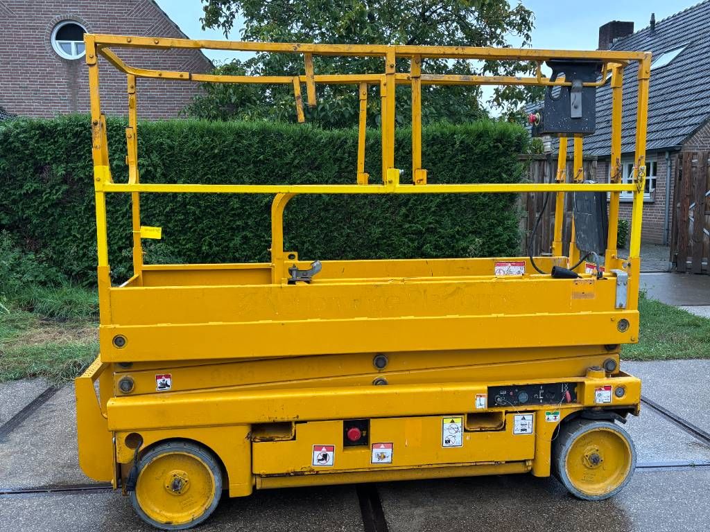 Haulotte Compact 8 8m schaarlift Haulotte hoogwerker