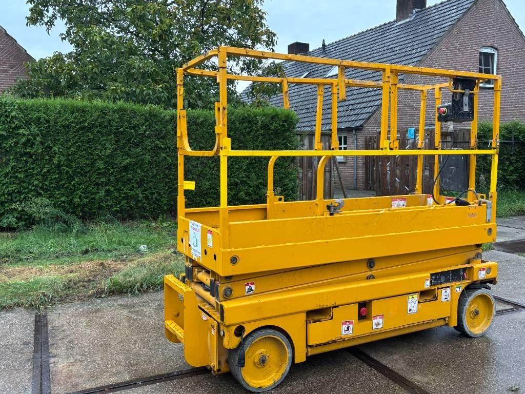 Haulotte Compact 8 8m schaarlift Haulotte hoogwerker