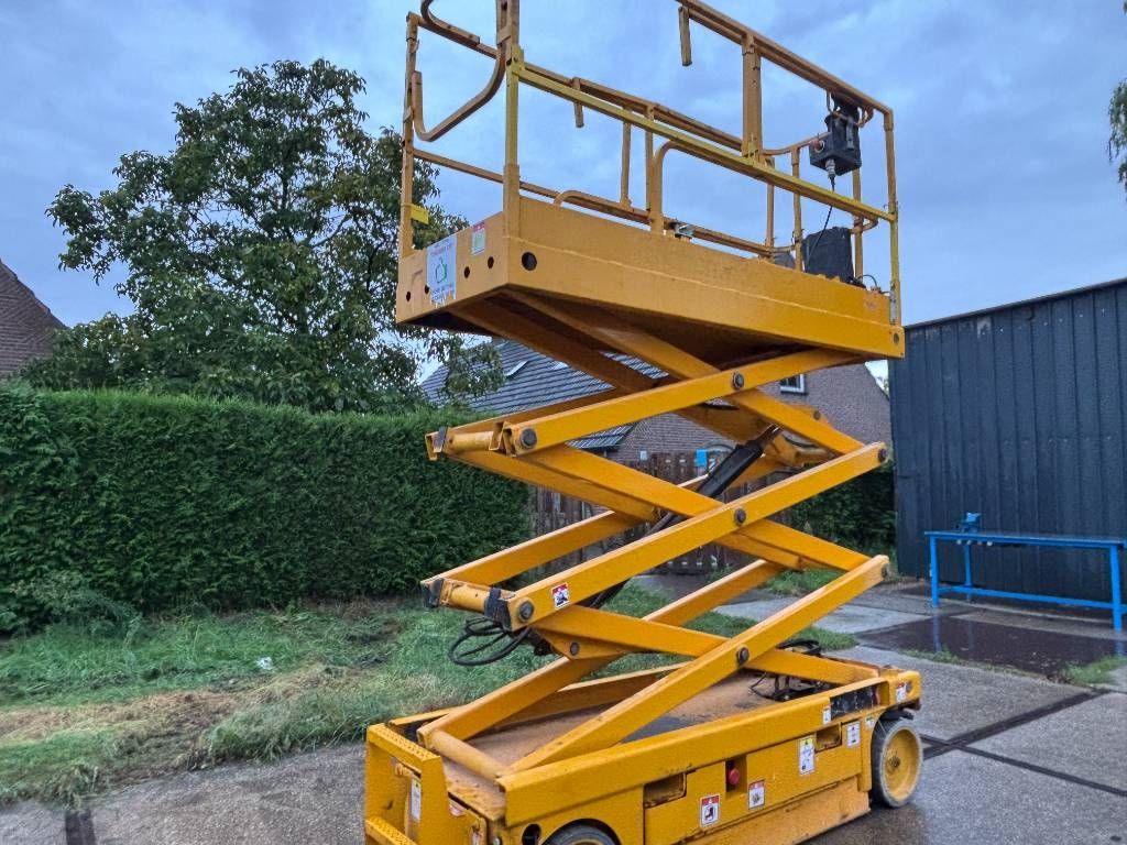 Haulotte Compact 8 8m schaarlift Haulotte hoogwerker
