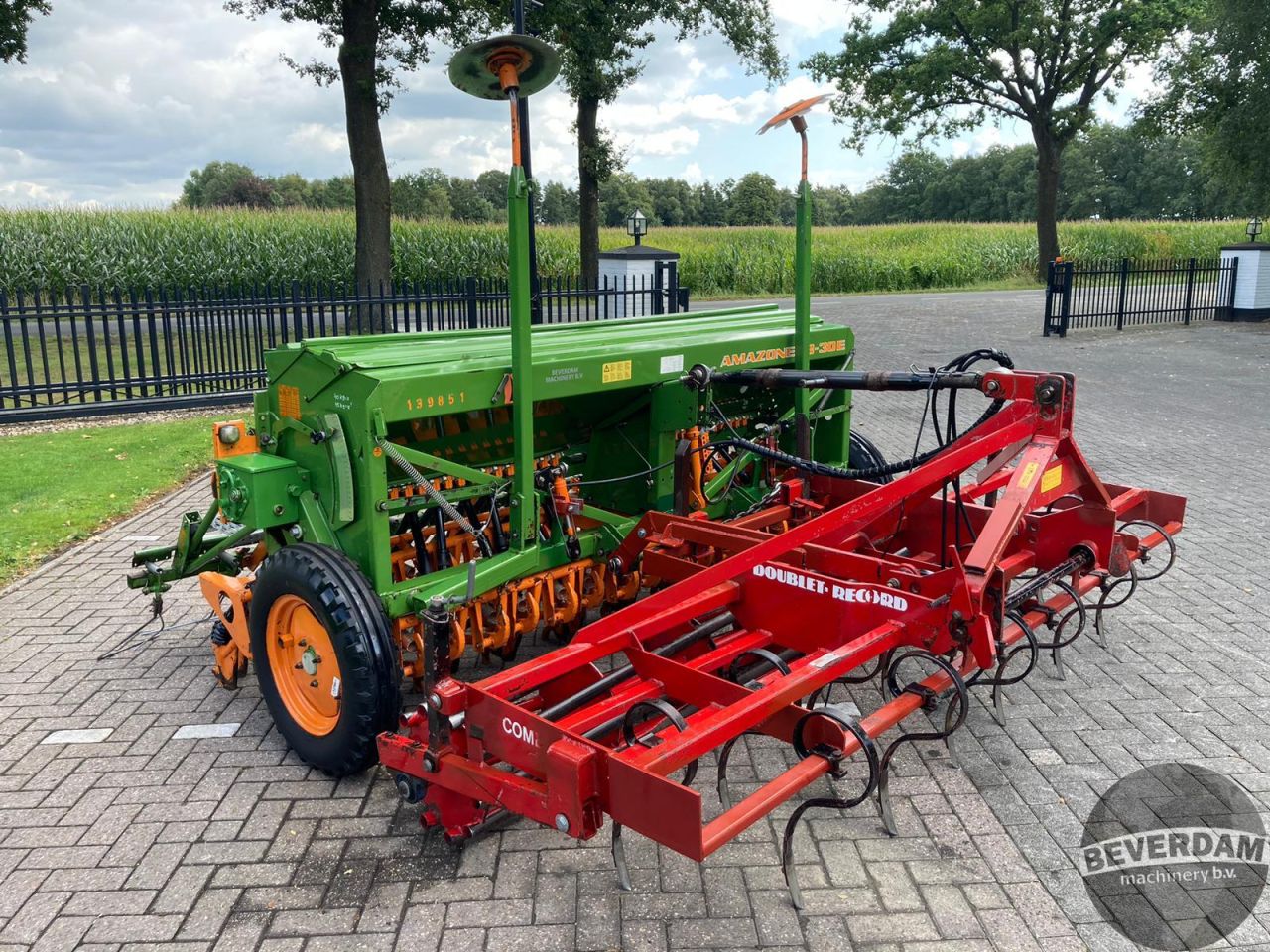 Amazone D8-30E zaaicombinatie