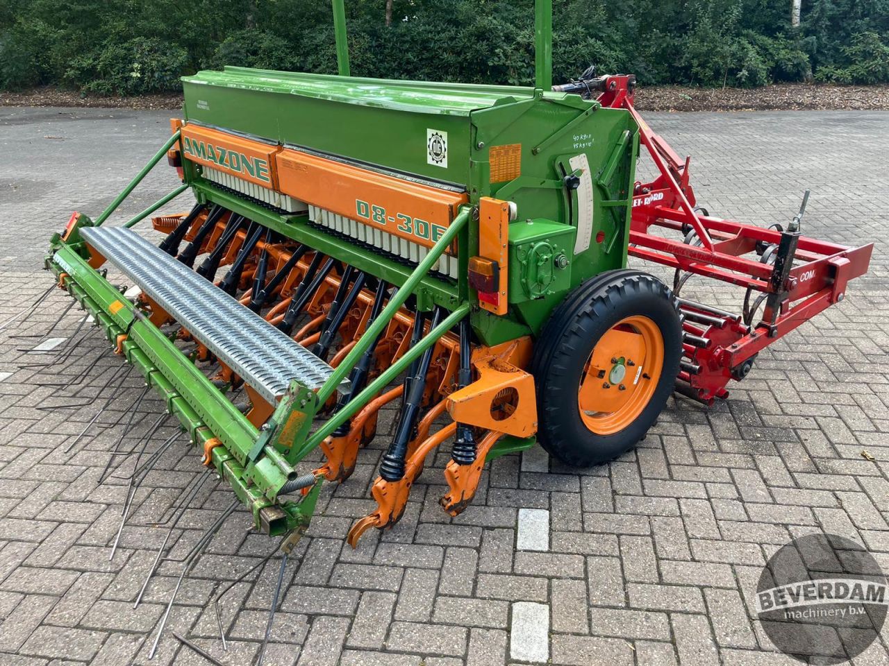 Amazone D8-30E zaaicombinatie