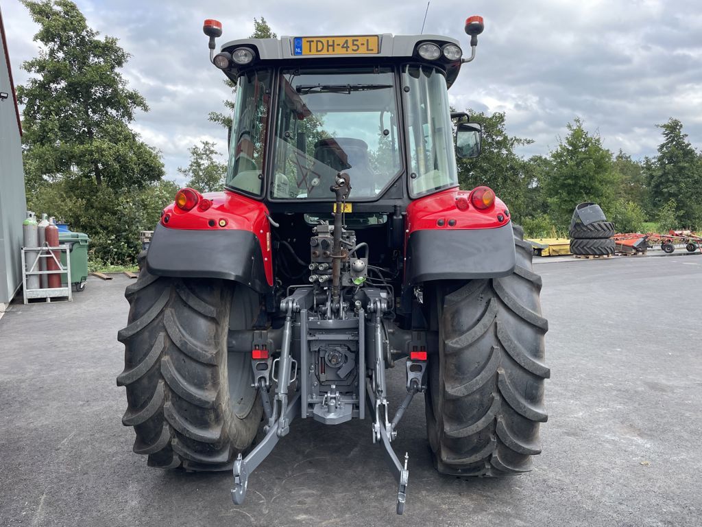 Massey Ferguson 5610 DYNA-4