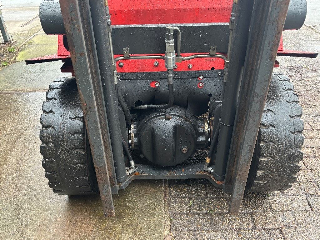 Nissan UG1D2A30LQ 3 tonner lpg triple mast sideshift