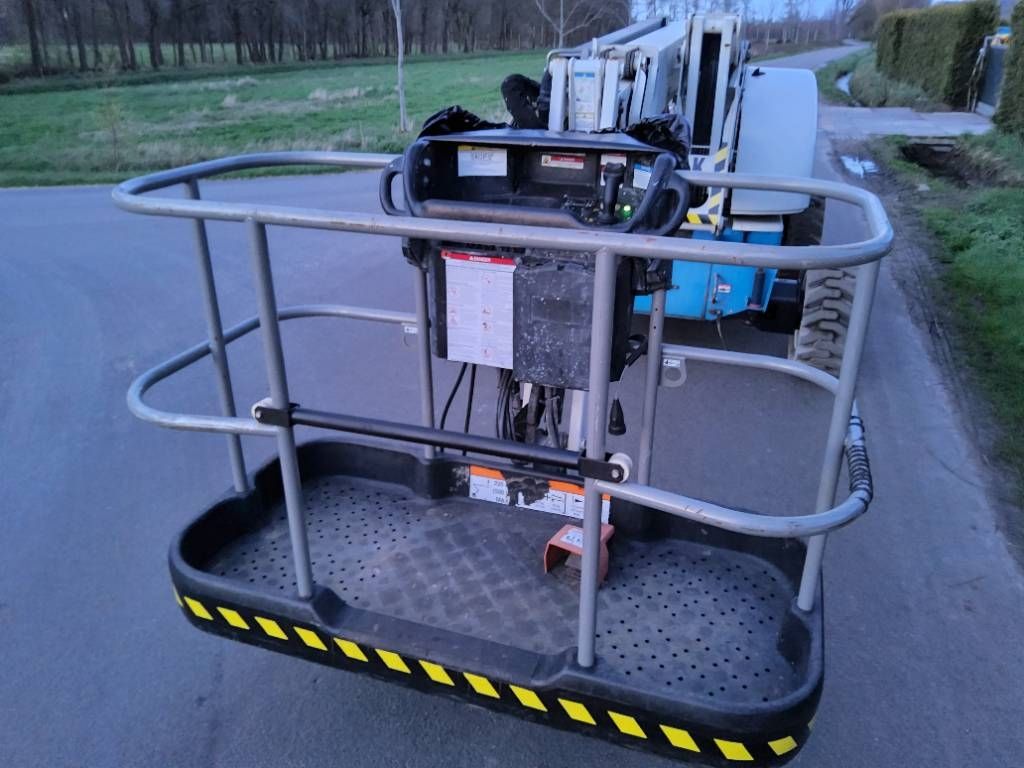 Niftylift HR21 HYBRID 4x4 diesel elektro hoogwerker kniktele
